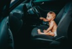 Scaunele pentru bebeluși în mașină